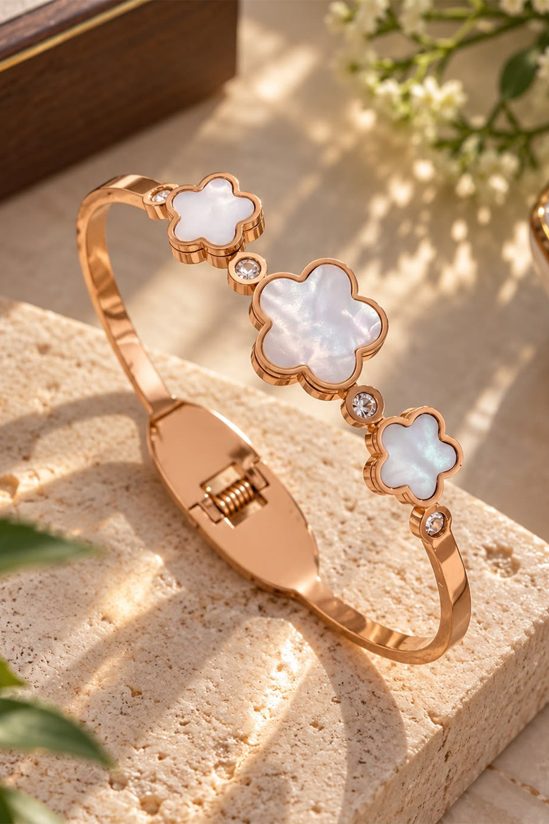 Clover Charm Bangle - Gold
