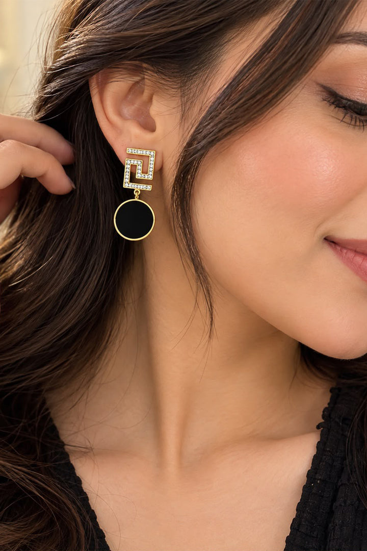 V black Earrings