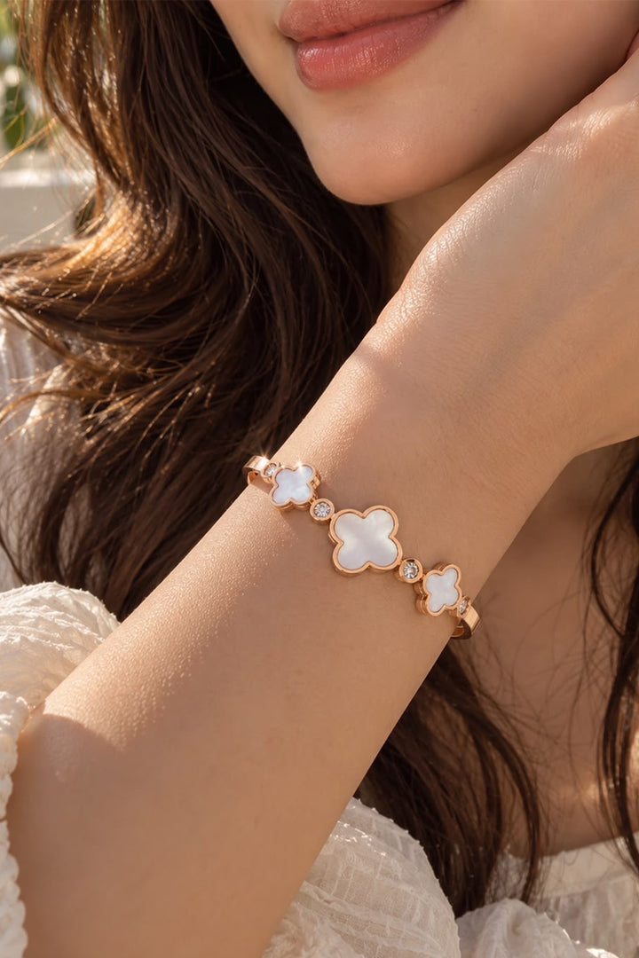 Clover Charm Bangle - Gold