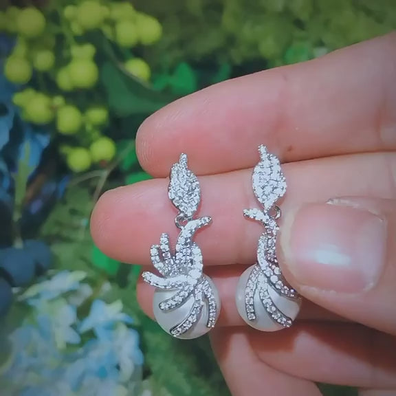 E0007 White Earrings