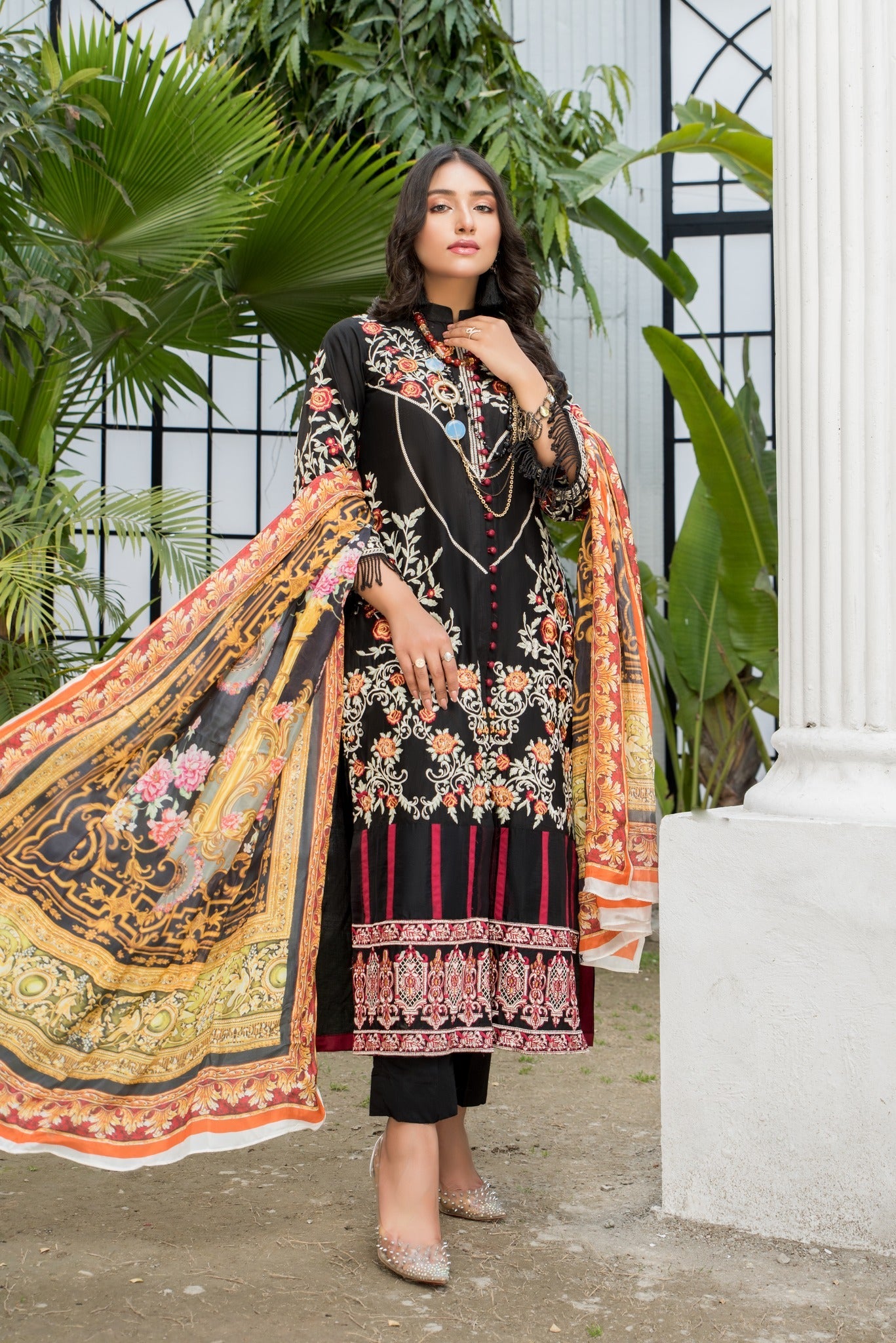 best sellers | Zwaar Black -  front - Premium Dresses from Nerra Lawn '22 - Just Rs.4399.20! Shop now at Naayas Official